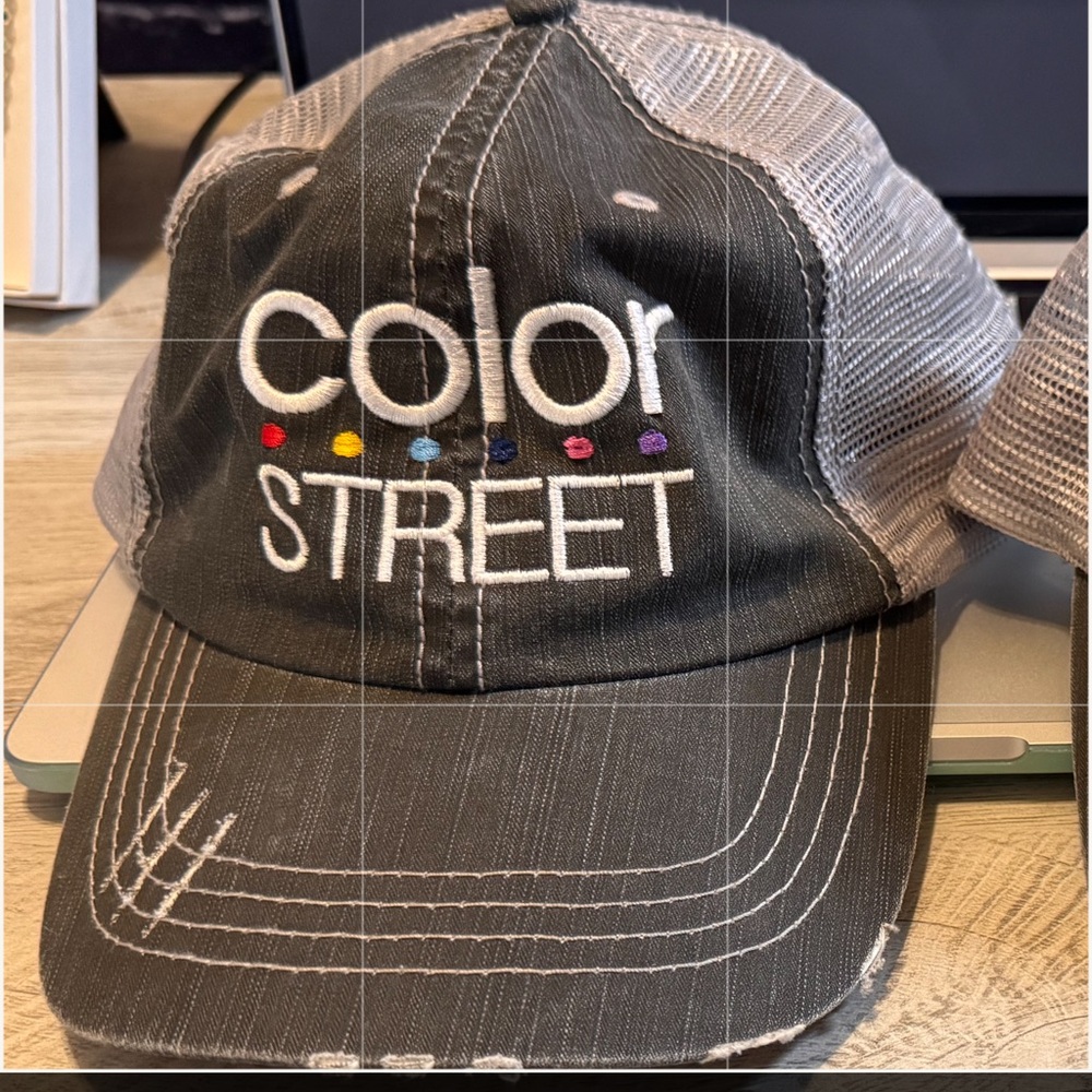 Color Street Black and Gray Trucker Hat